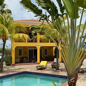 https://casa-makoshi-bonaire.comcaribbean.com